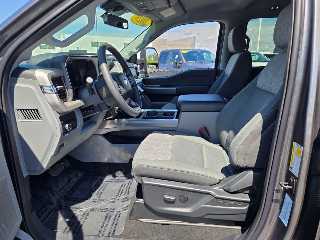 2025 Ford F-250 XLT photo 19
