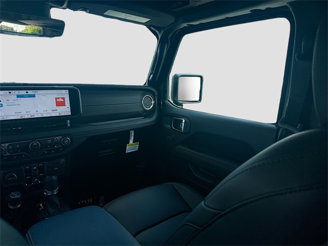 2025 Jeep Wrangler Sahara photo 19