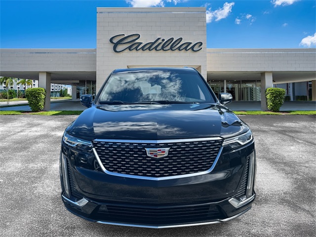 2025 Cadillac XT6 Premium Luxury photo 3