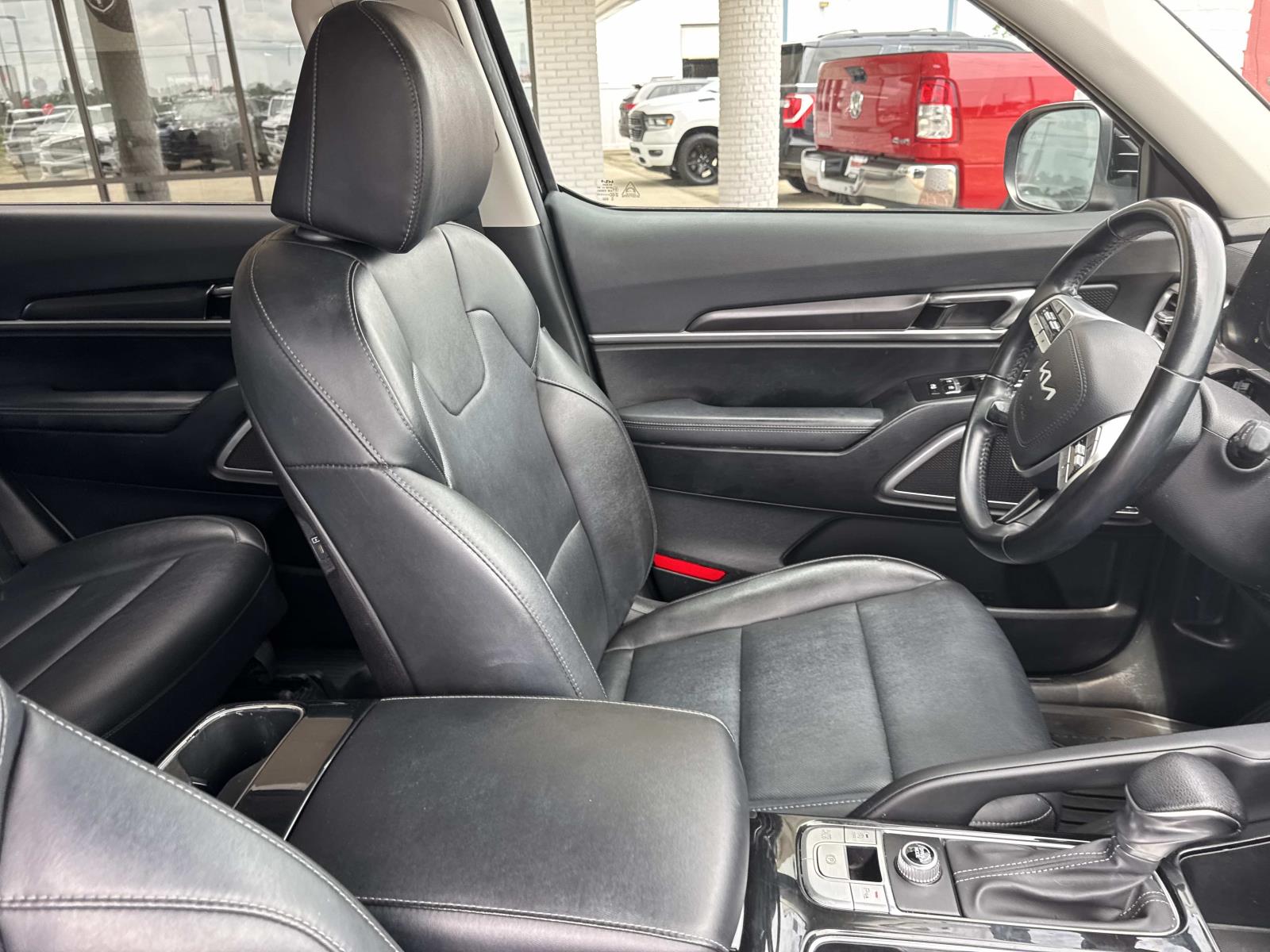 2023 Kia Telluride LX photo 9