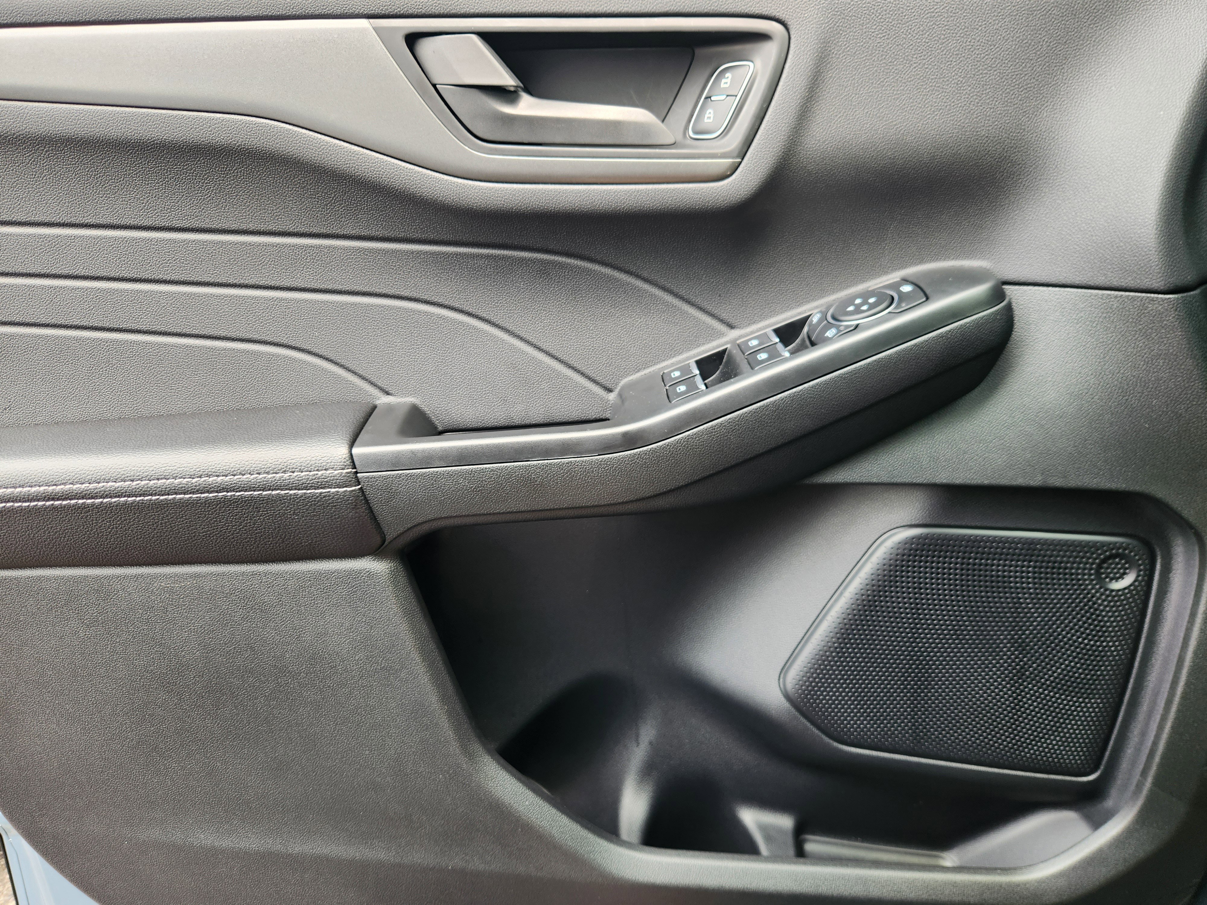 New 2025 Vapor Blue Metallic Ford Active image 16