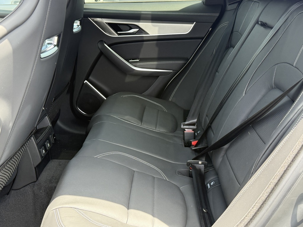 2026 Jaguar F-PACE P250 R-Dynamic S photo 15