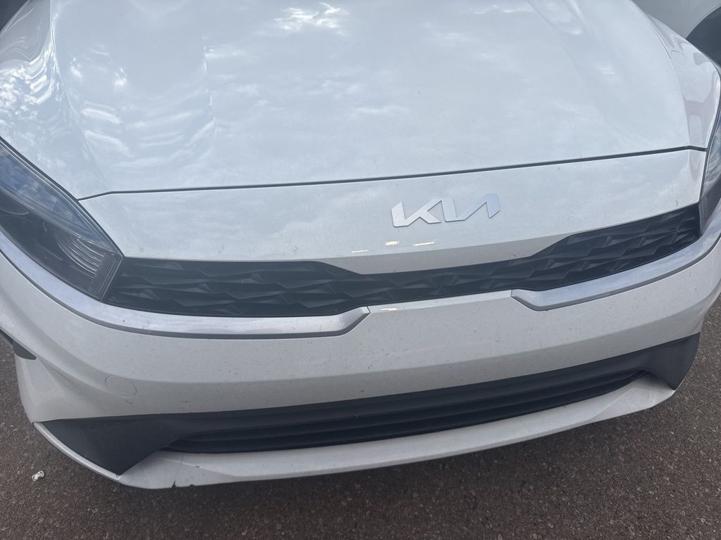 2024 Kia Forte LXS photo 3