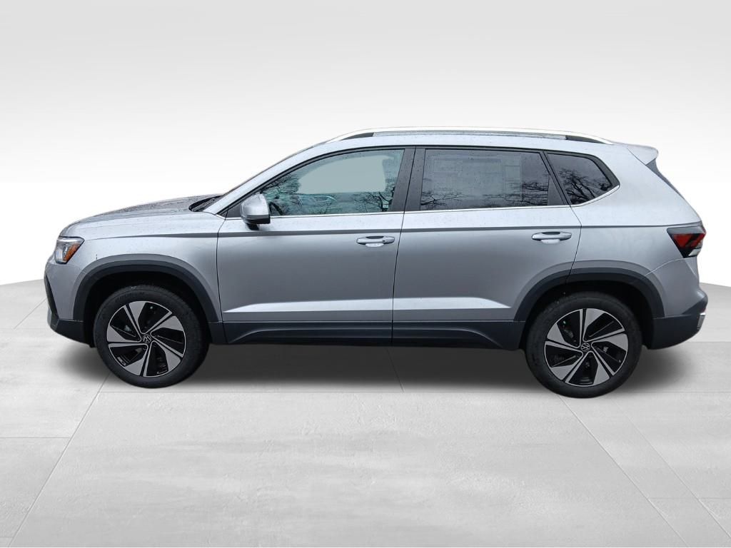 2025 Volkswagen Taos SE photo 2