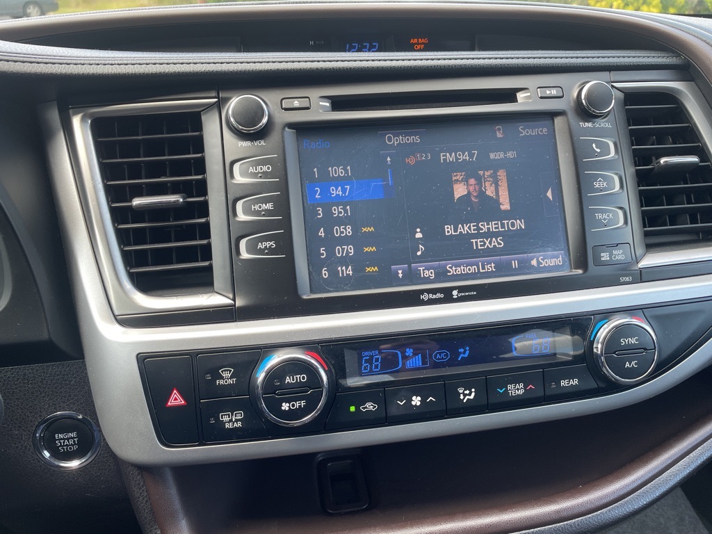 2015 Toyota Highlander XLE photo 8
