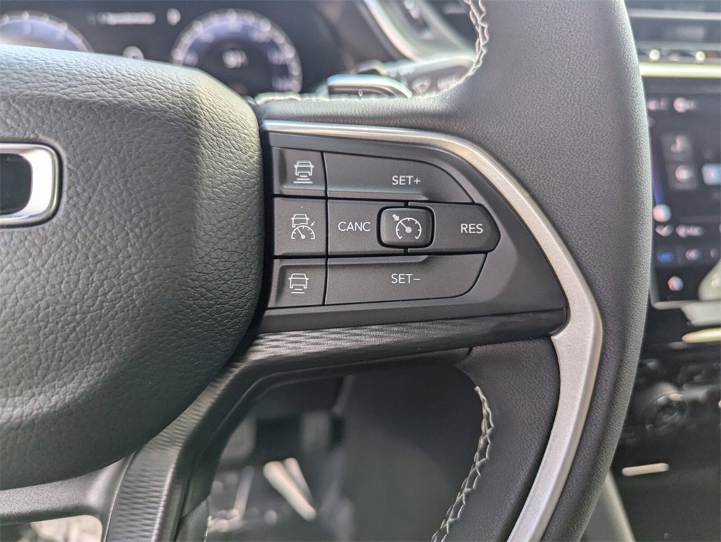 2025 Jeep Grand Cherokee Altitude photo 16