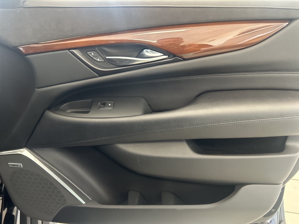 2020 Cadillac Escalade Premium Luxury photo 16