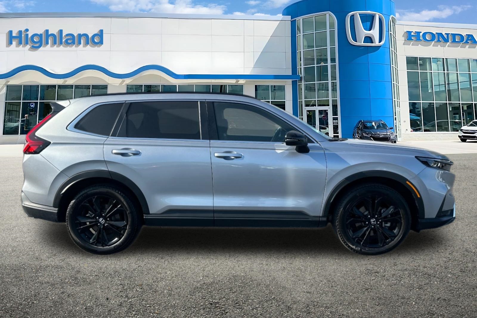 2023 Honda CR-V Hybrid Sport Touring photo 5