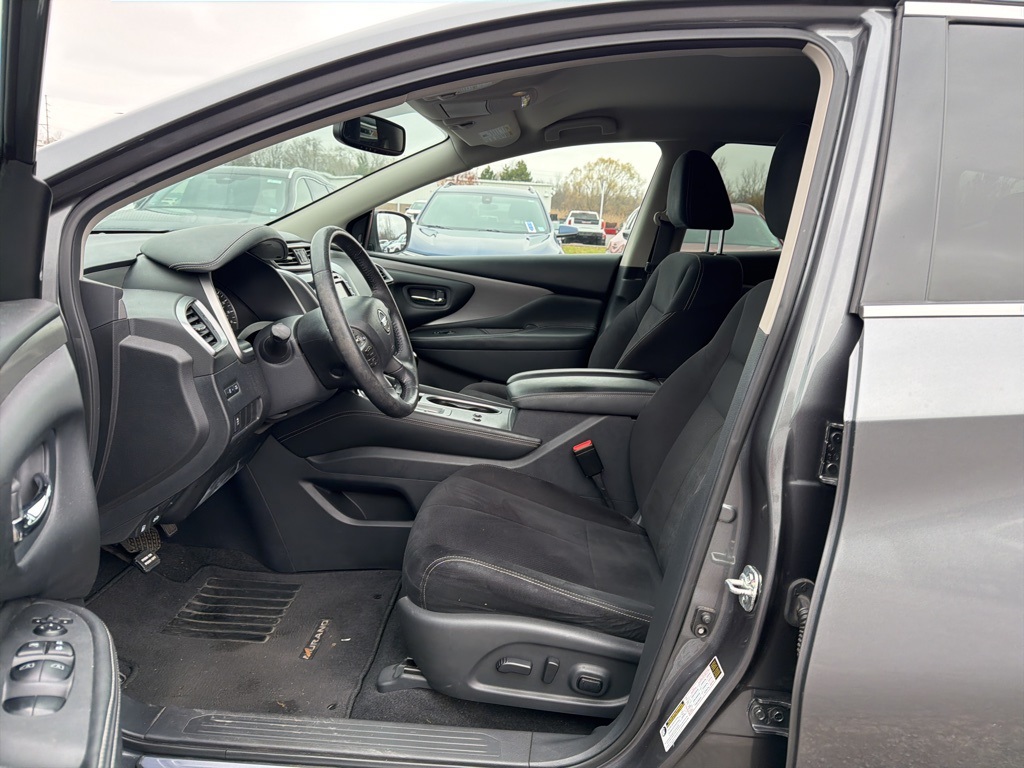 Used 2019 Nissan Murano SV with VIN 5N1AZ2MS1KN102779 for sale in Canandaigua, NY