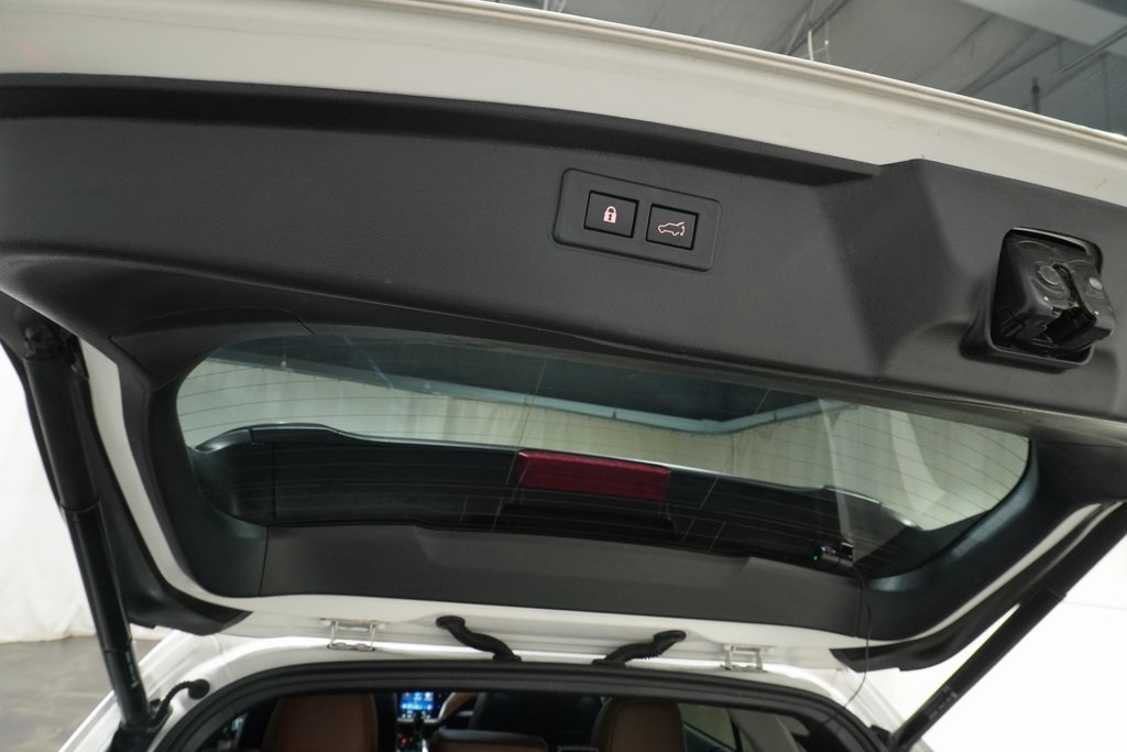 2022 Subaru Outback Touring photo 6