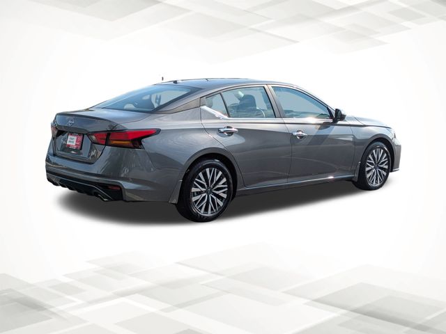 2025 Nissan Altima SV photo 3