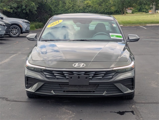 2024 Hyundai Elantra SEL photo 3