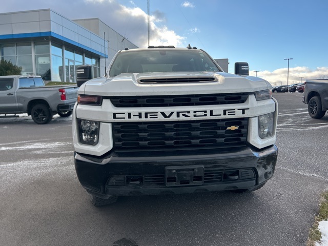 2022 Chevrolet Silverado 2500HD Custom photo 2