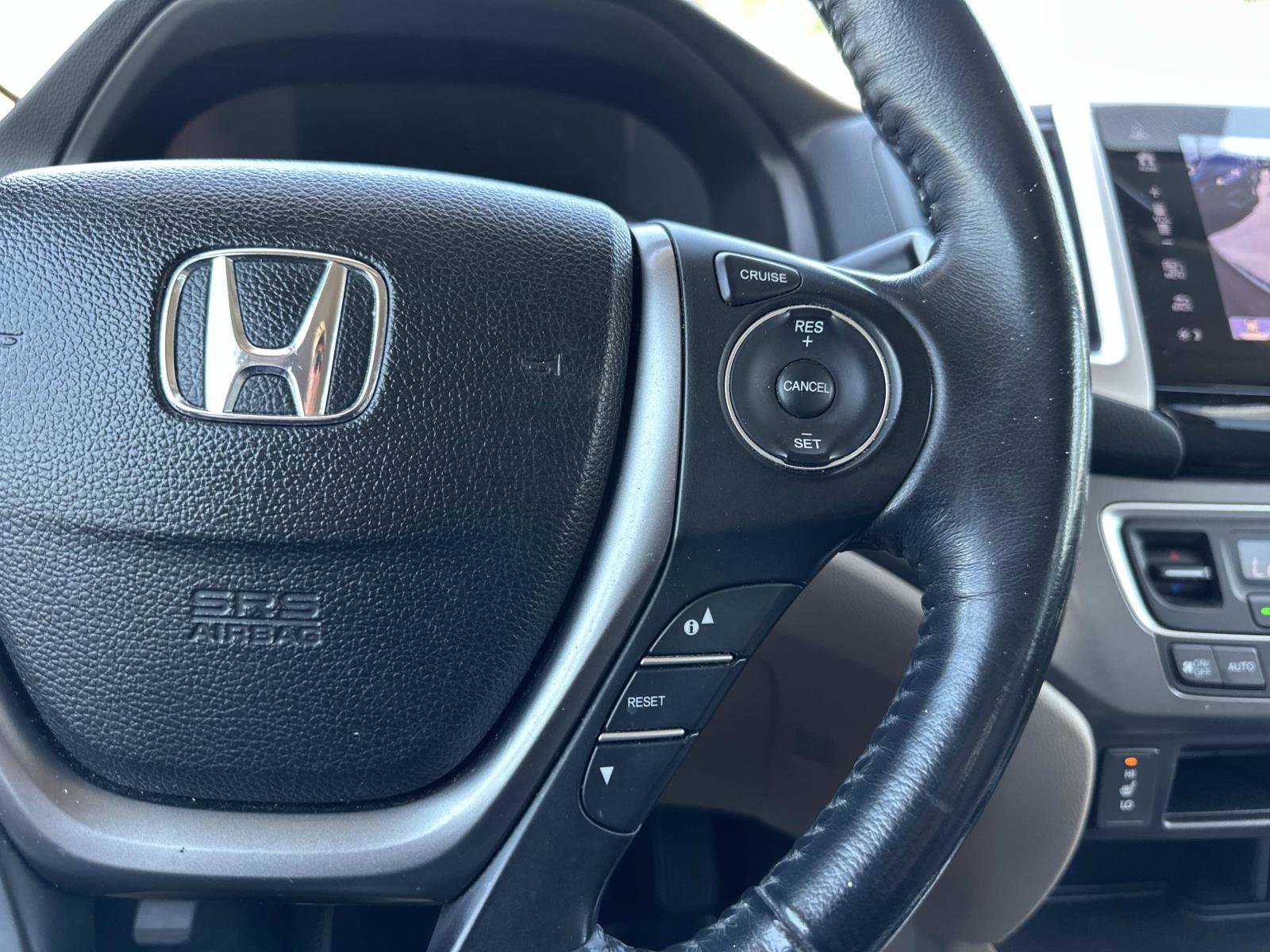 2017 Honda Ridgeline RTL-T photo 29