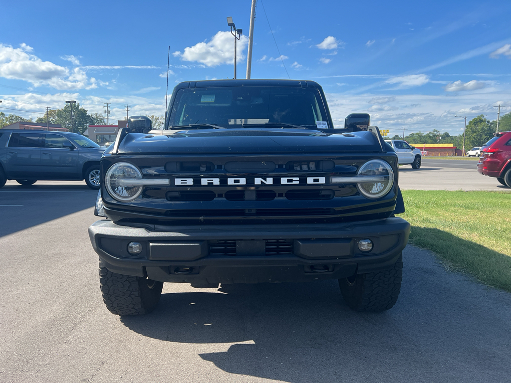 2021 Ford Bronco Outer Banks photo 2