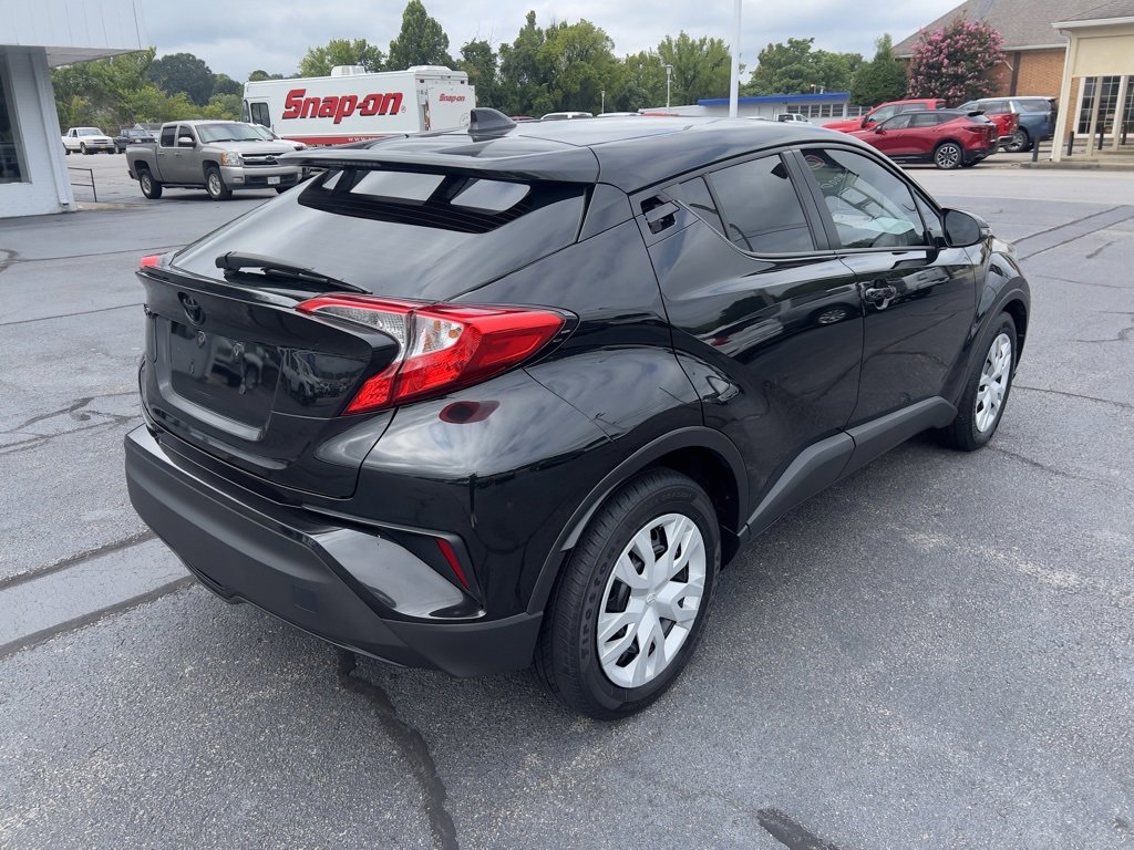 2020 Toyota C-HR LE photo 7