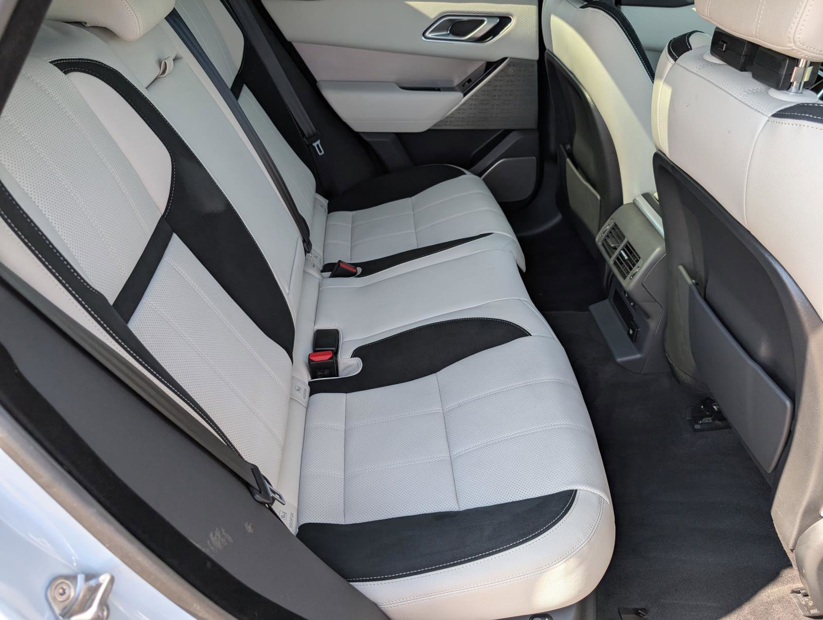 2021 Land Rover Range Rover Velar P340 R-Dynamic S photo 35