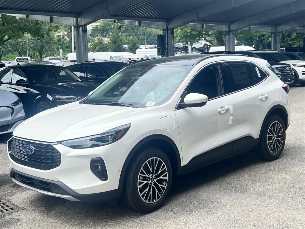 2024 Ford Escape Plug-In Hybrid photo 3