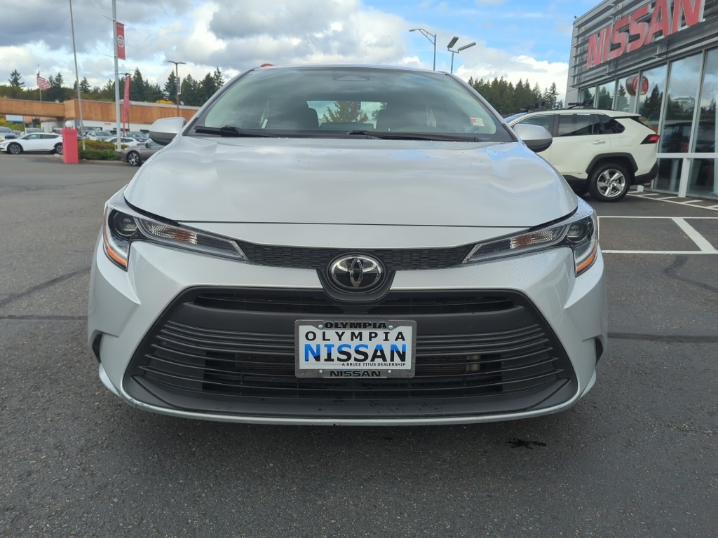 2024 Toyota Corolla LE photo 3