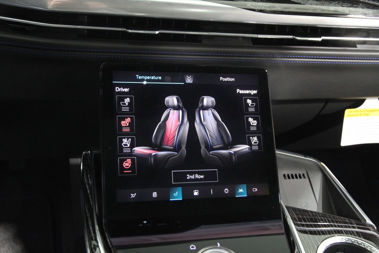 2025 Cadillac Escalade Luxury photo 15