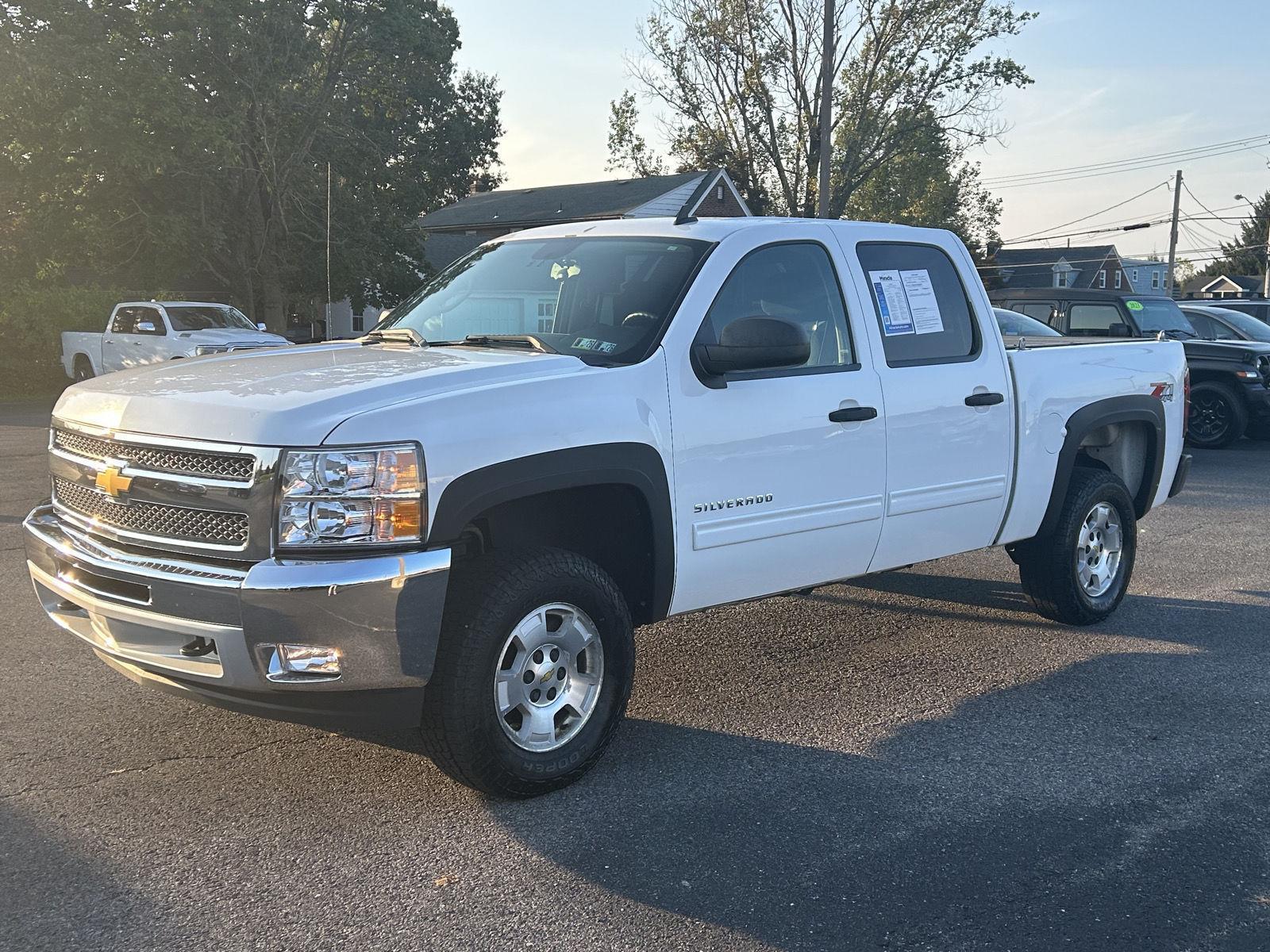 2012 Chevrolet Silverado 1500 LT photo 3