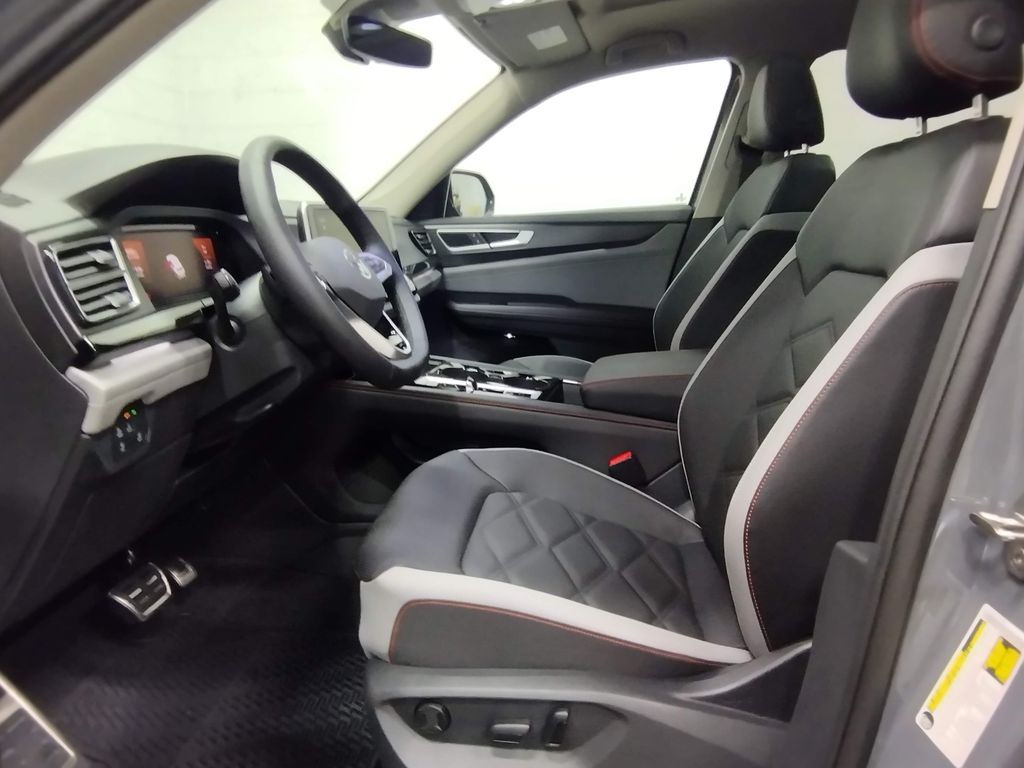 2025 Volkswagen Atlas Peak Edition SE photo 20