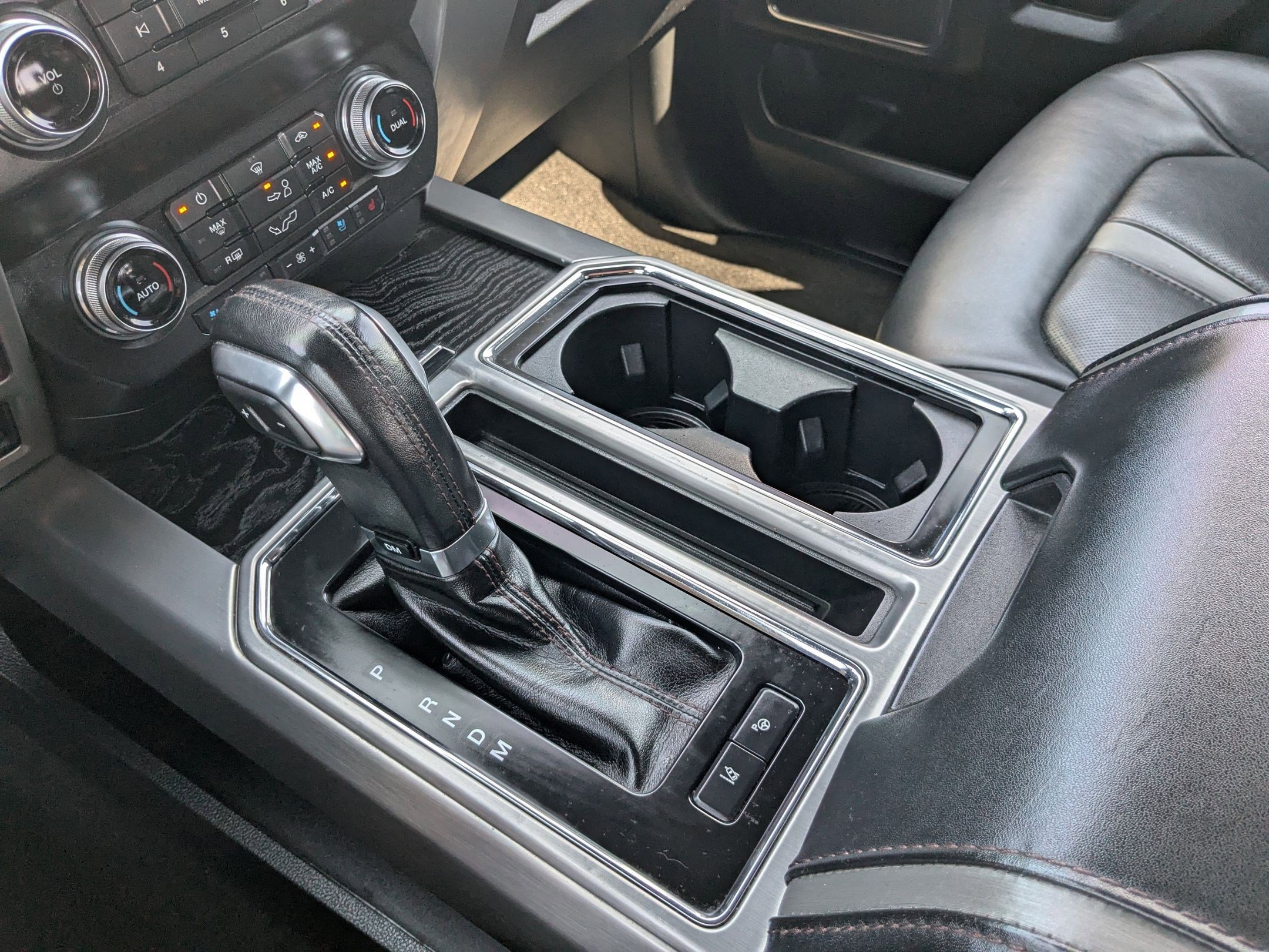 2020 Ford F-150 Platinum photo 24