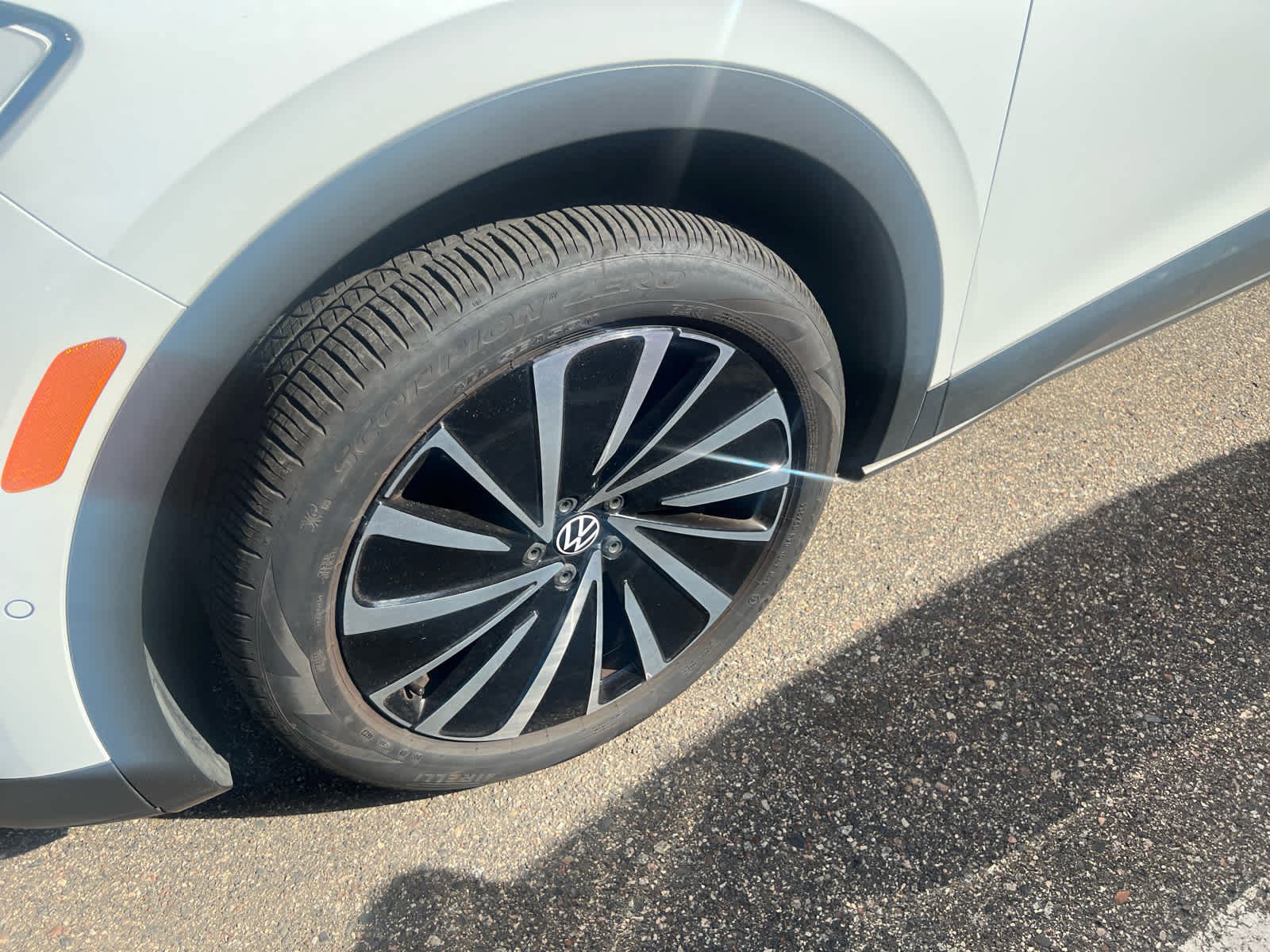 2024 Volkswagen ID.4 Pro photo 8