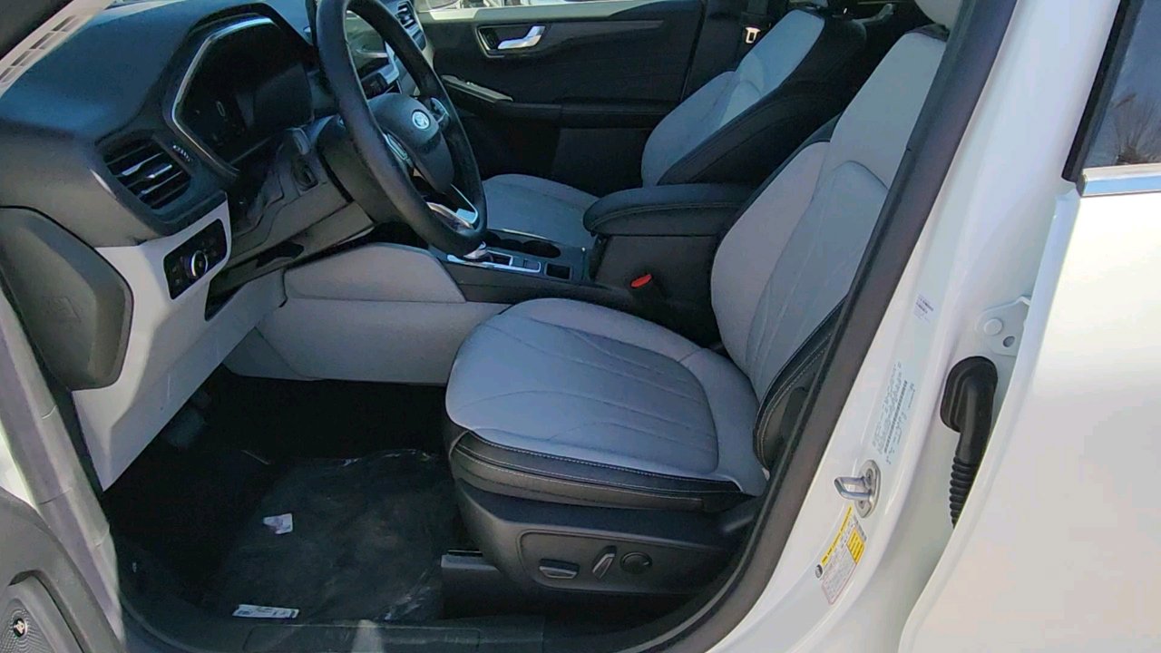 2025 Ford Escape Plug-In Hybrid photo 17