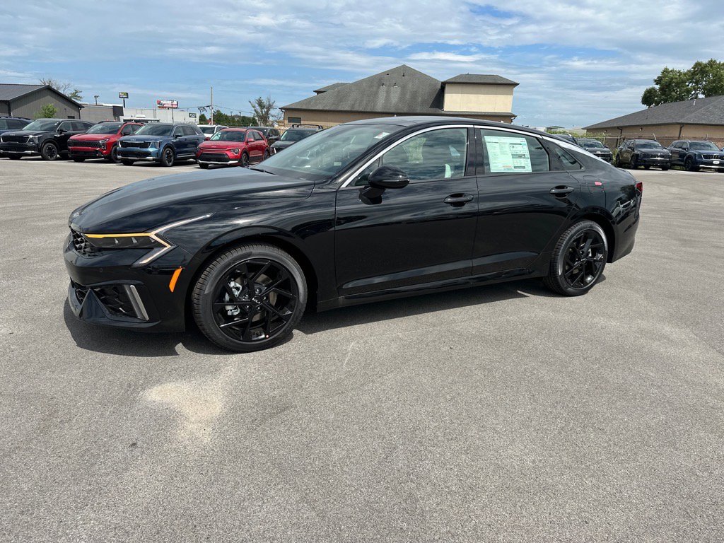 2026 Kia K5 GT-Line photo 2