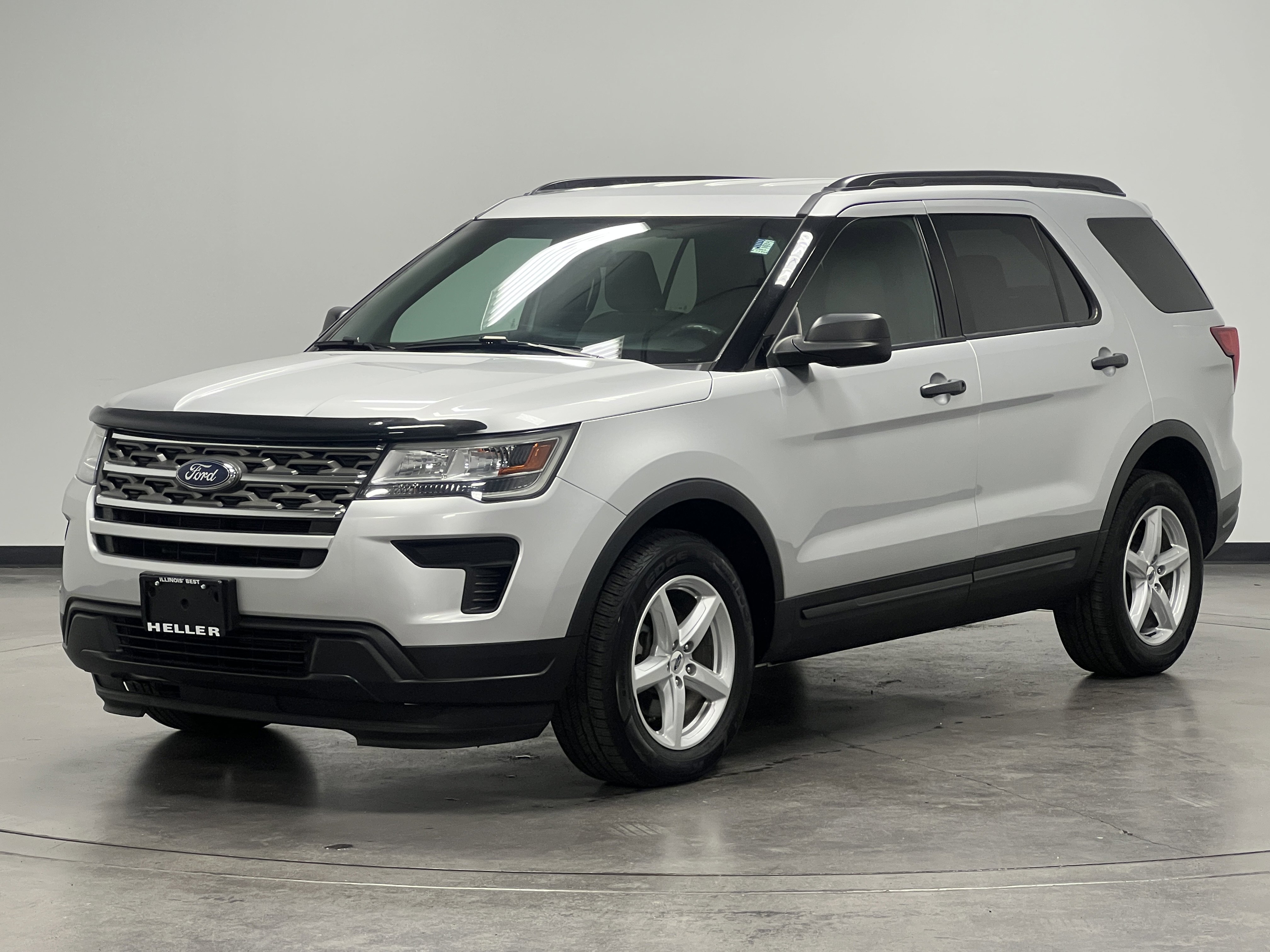 2019 Ford Explorer Base photo 2