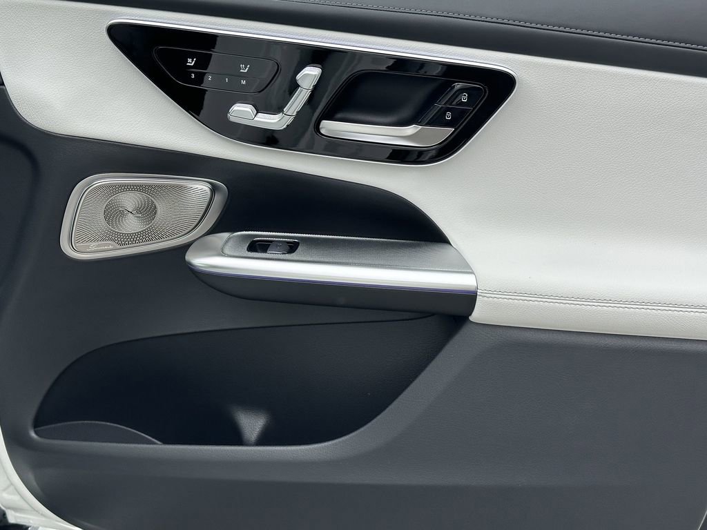 2025 Mercedes Benz GLC 300 4MATIC photo 16