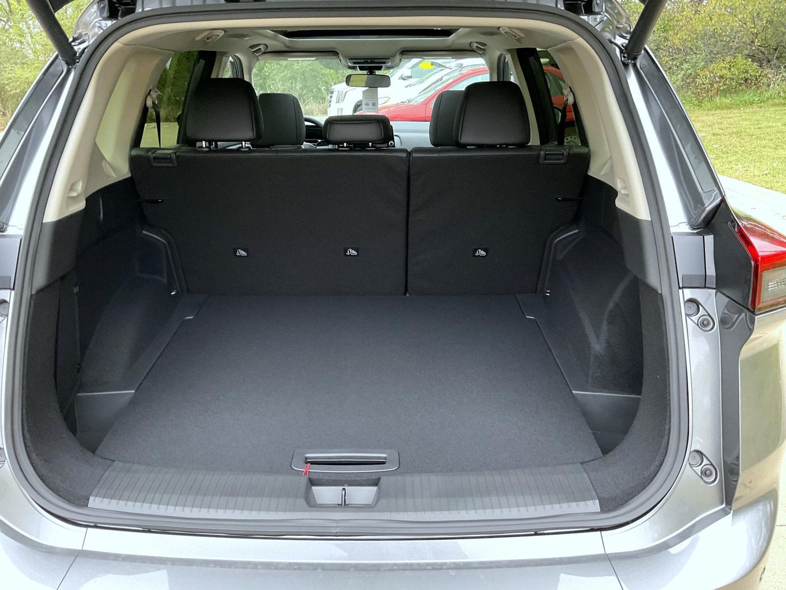 2026 Nissan Rogue SV photo 4