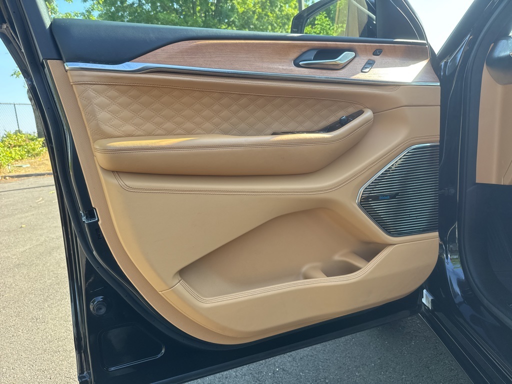 2021 Jeep Grand Cherokee L Summit Reserve photo 11