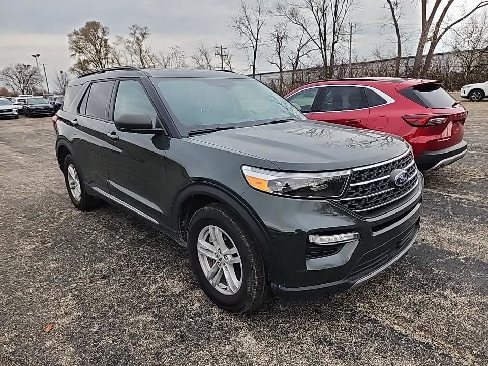 2023 Ford Explorer XLT's photo