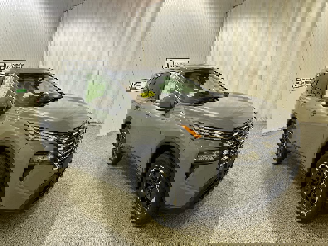 2026 Nissan Rogue SV's photo