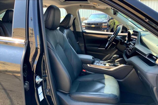 2021 Toyota Highlander Limited photo 8