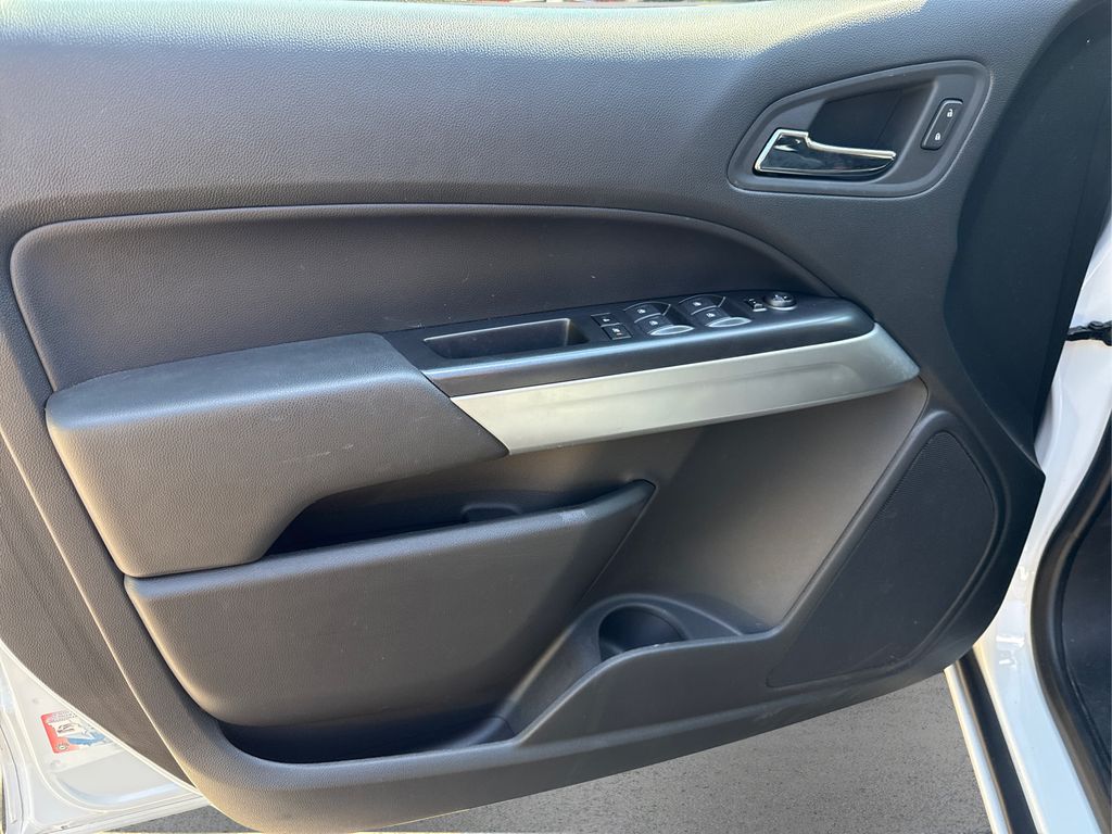 2022 Chevrolet Colorado LT photo 17