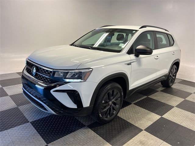 2024 Volkswagen Taos S photo 2