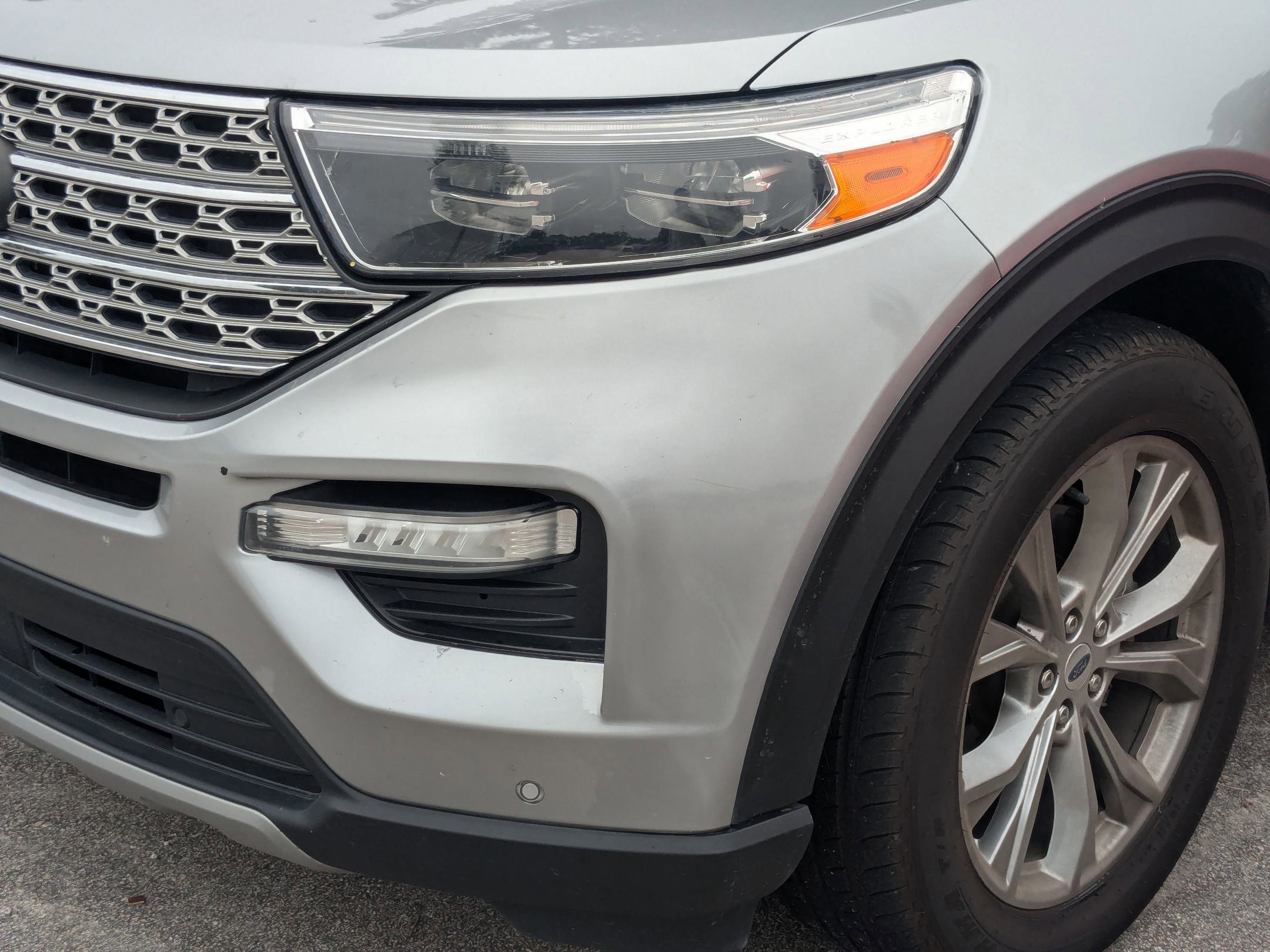 2022 Ford Explorer Limited photo 2
