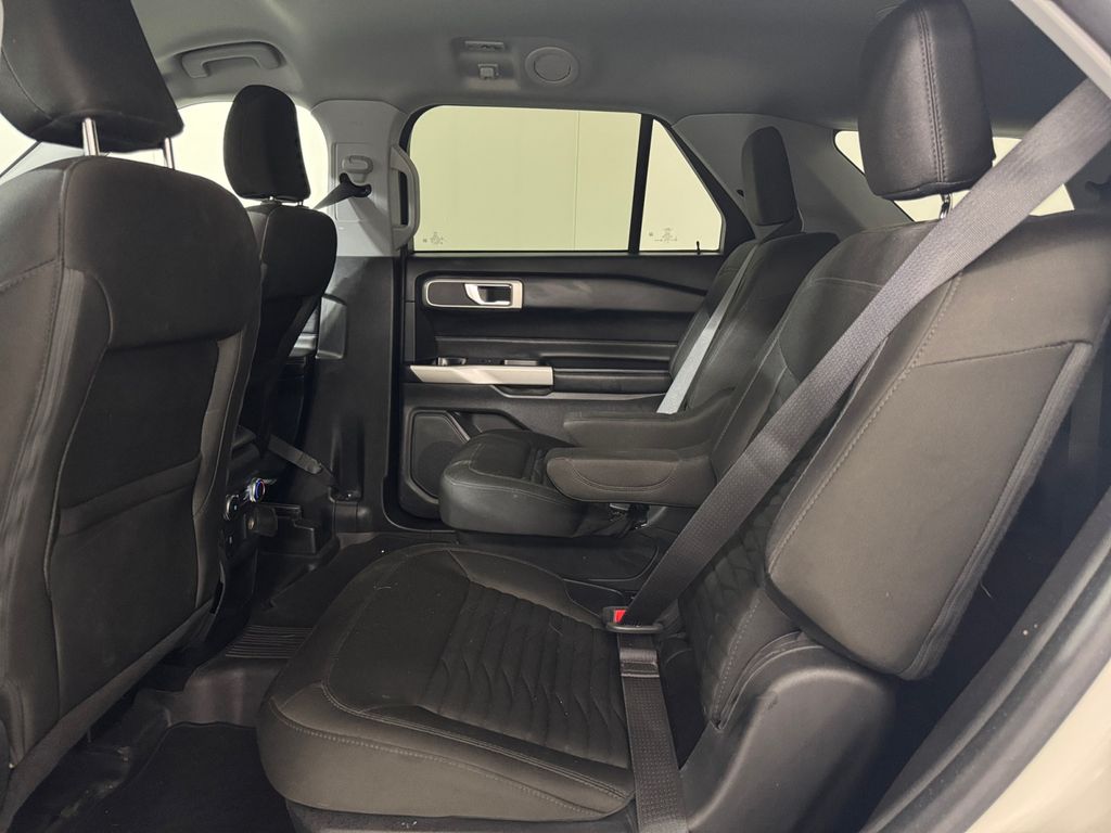 2021 Ford Explorer XLT photo 19