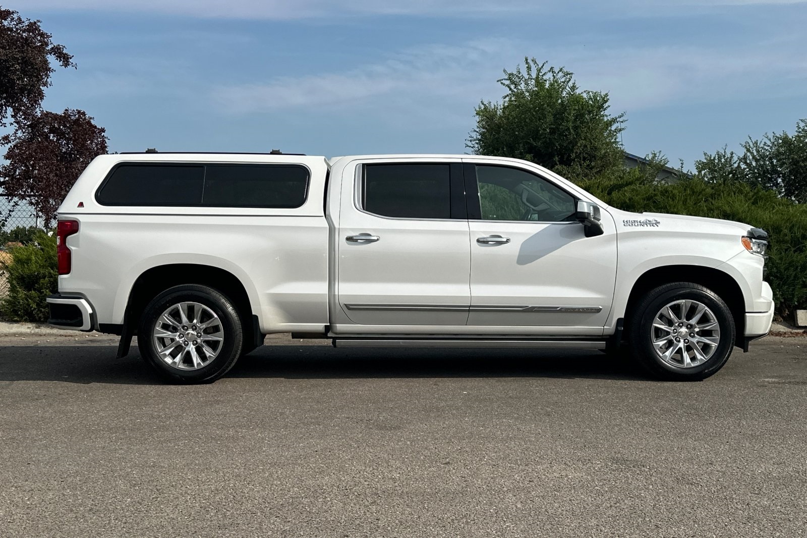 2023 Chevrolet Silverado 1500 High Country photo 3