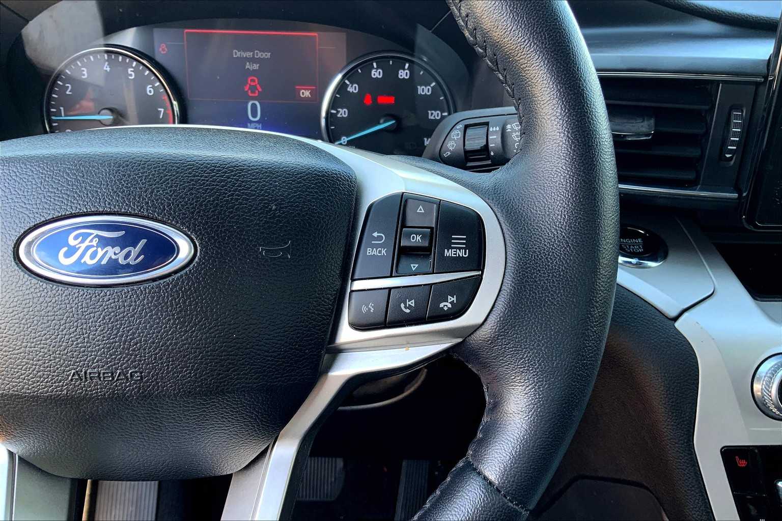 2023 Ford Explorer XLT photo 21