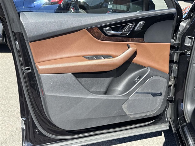2019 Audi Q7 55 Premium Plus photo 24