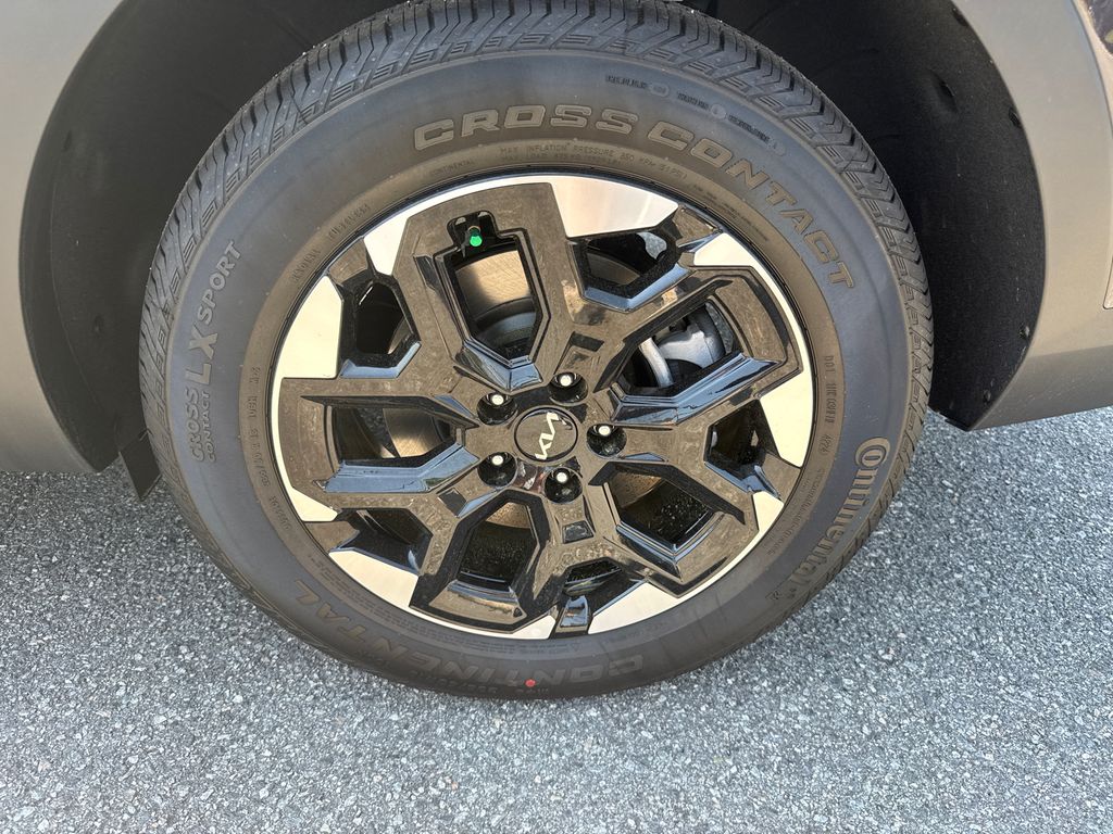 2025 Kia Sorento S photo 18
