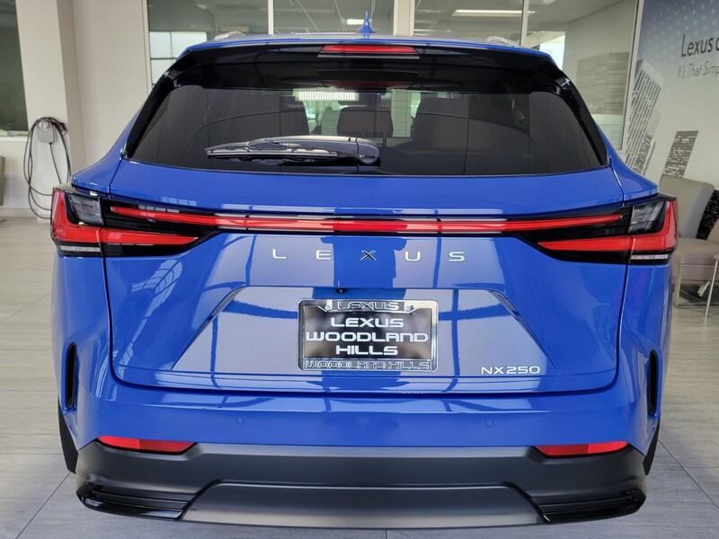 2025 Lexus NX 250 Premium photo 4