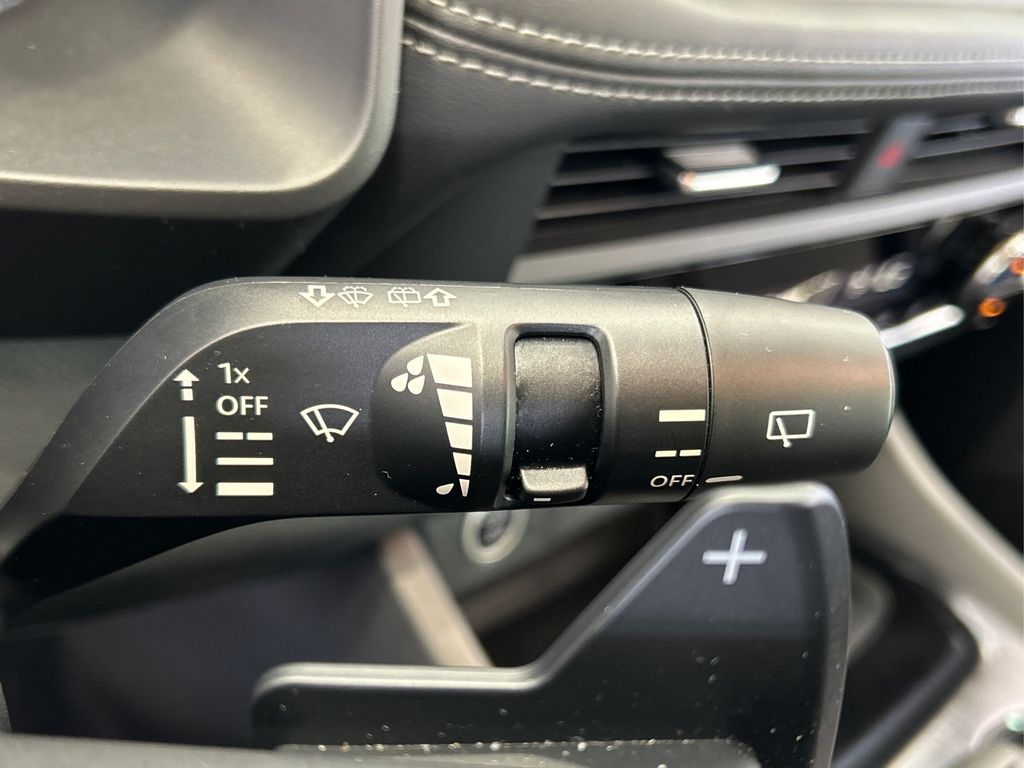 2023 Nissan Rogue SV photo 39