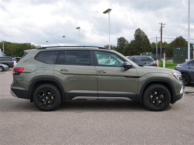 2025 Volkswagen Atlas Peak Edition photo 8