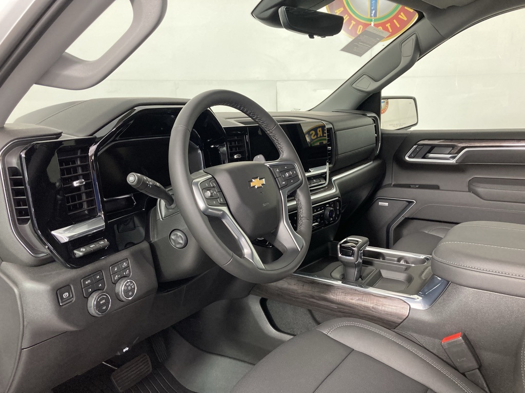 2026 Chevrolet Silverado 1500 LTZ photo 12