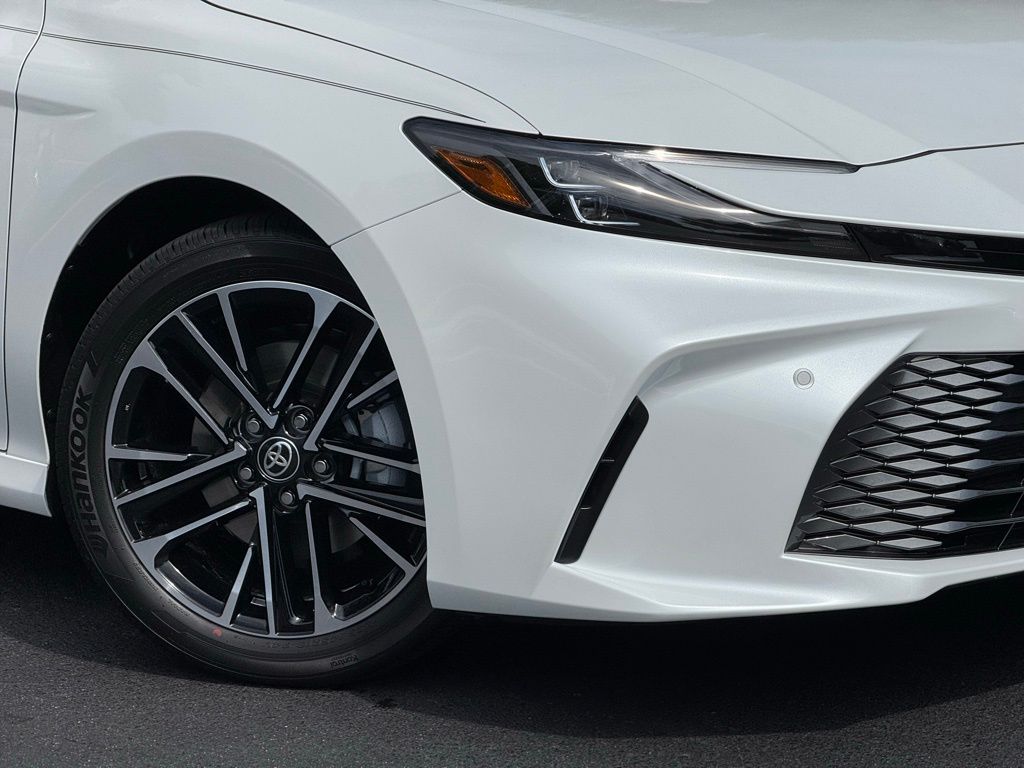 2025 Toyota Camry XLE photo 3